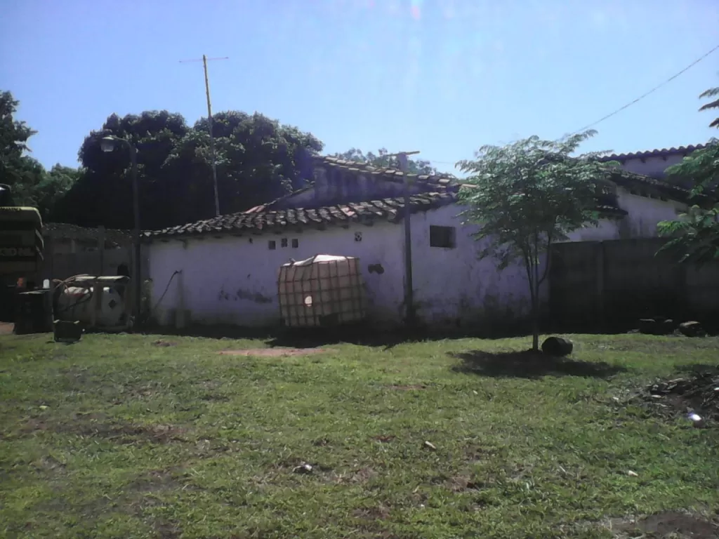 VENDO O ALQUILO 3 TERRENOS DE 12X30 M2 CON PEQUEÑA CASA EN CAPIATA — foto 2
