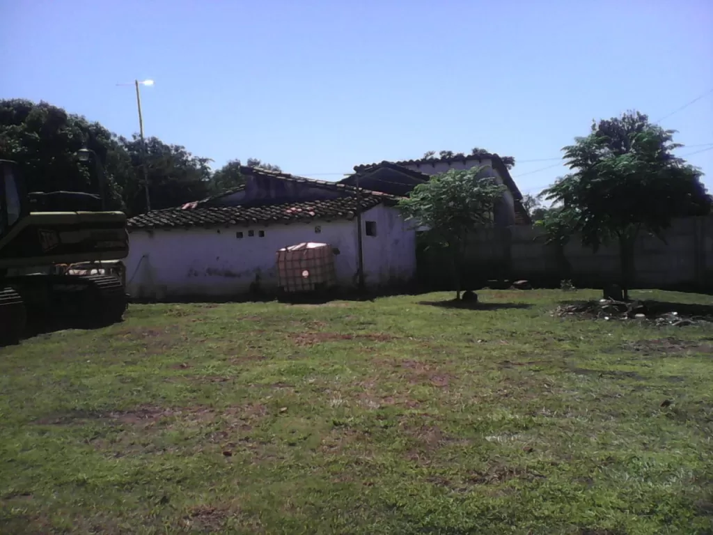 VENDO O ALQUILO 3 TERRENOS DE 12X30 M2 CON PEQUEÑA CASA EN CAPIATA — foto 3