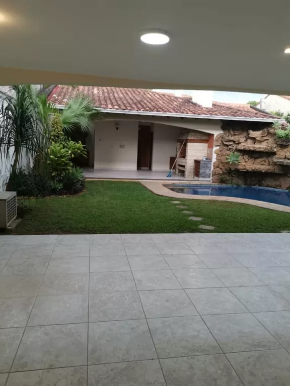 Mansion enorme en Barrio Herrera, con todos los lujos — foto 2