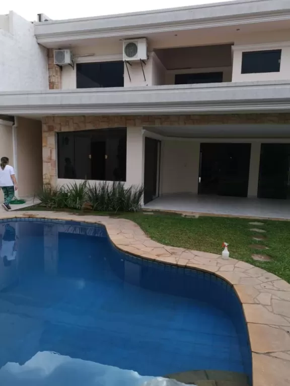 Mansion enorme en Barrio Herrera, con todos los lujos — foto 3