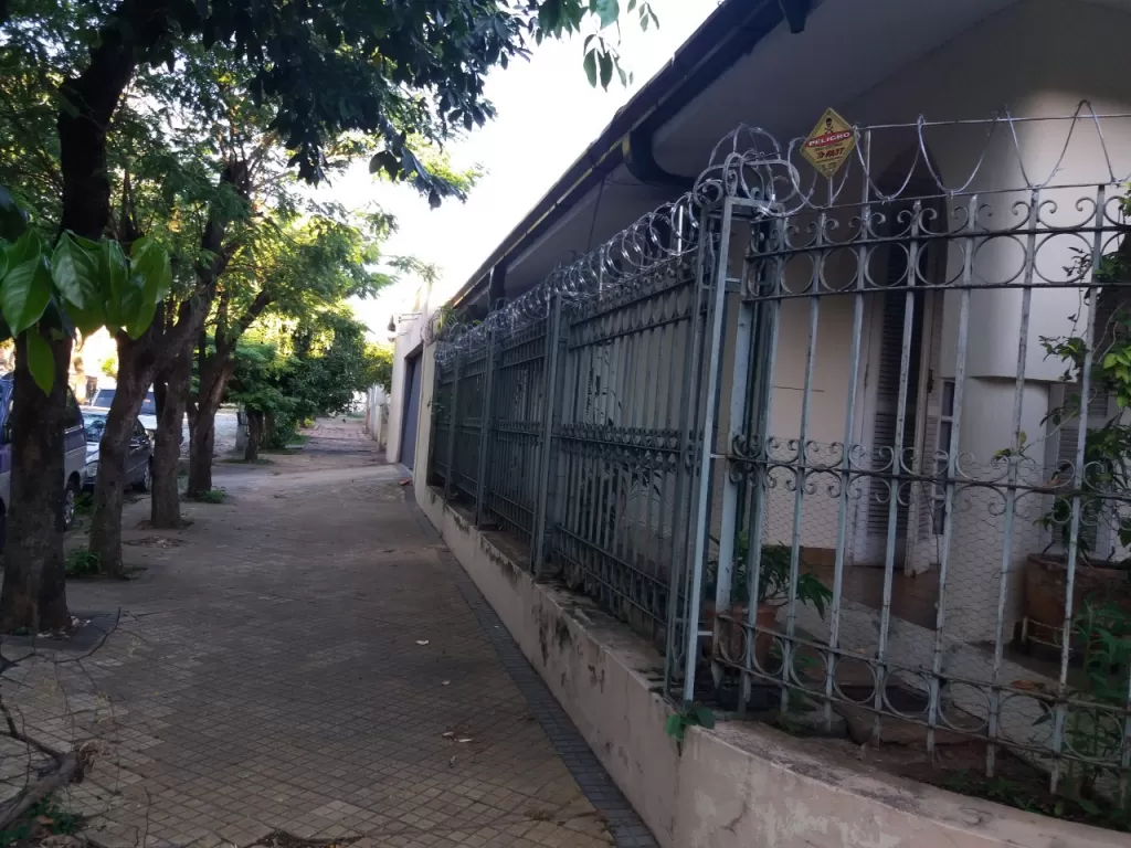 VENDO HERMOSA PROPIEDAD EN BARRIO RESIDENCIAL 🏡 — foto 3