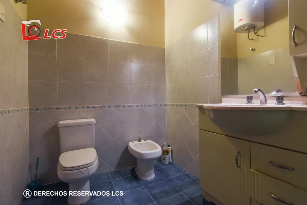 0931 CASA EN LAMBARE, BARRIO SAN ISIDRO — foto 3