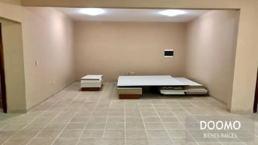 En venta casa 2pisos 4 dorm Lambaré — foto 2