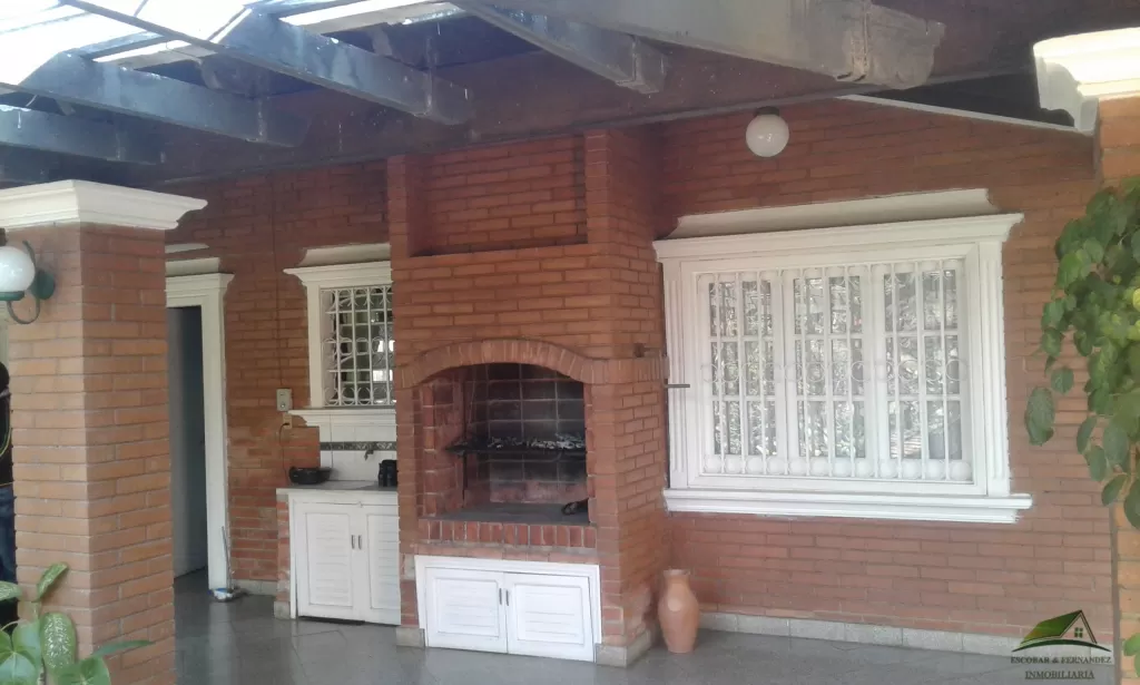 VENDO CASA ZONA MARIANO ROQUE ALONSO, BARRIO SAN BLAS — foto 2
