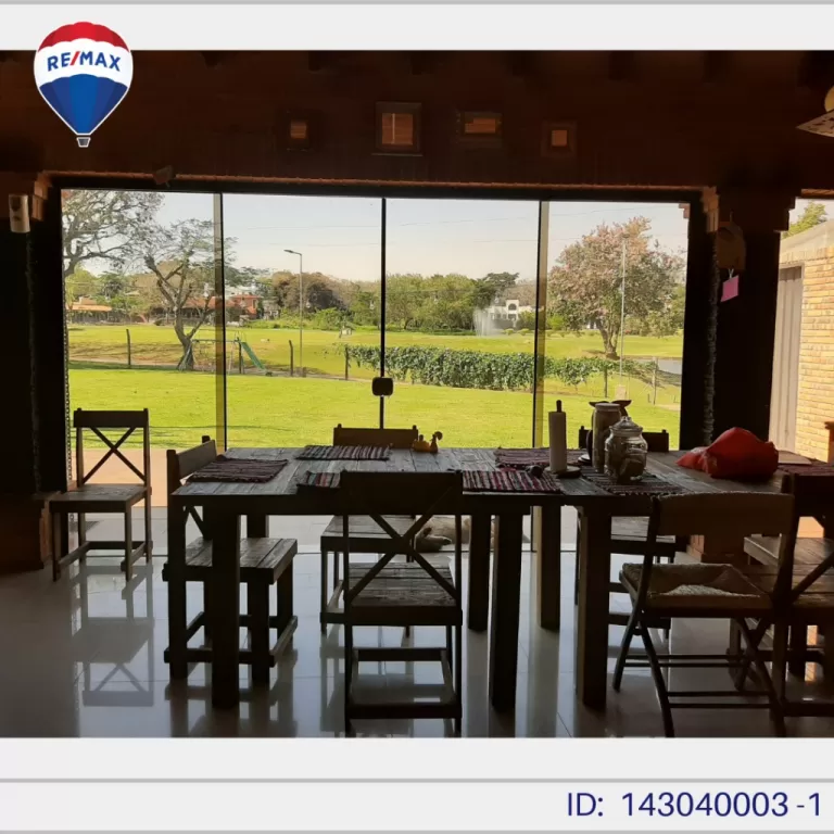 Hermosa Residencia en el Yacht con salida al hoyo 3 del campo de Golf. — foto 2