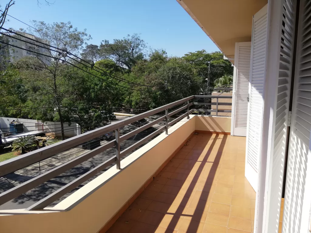 VILLA MORRA AMPLIO DEPARTAMENTO EN EDIFICIO SEGURO — foto 3