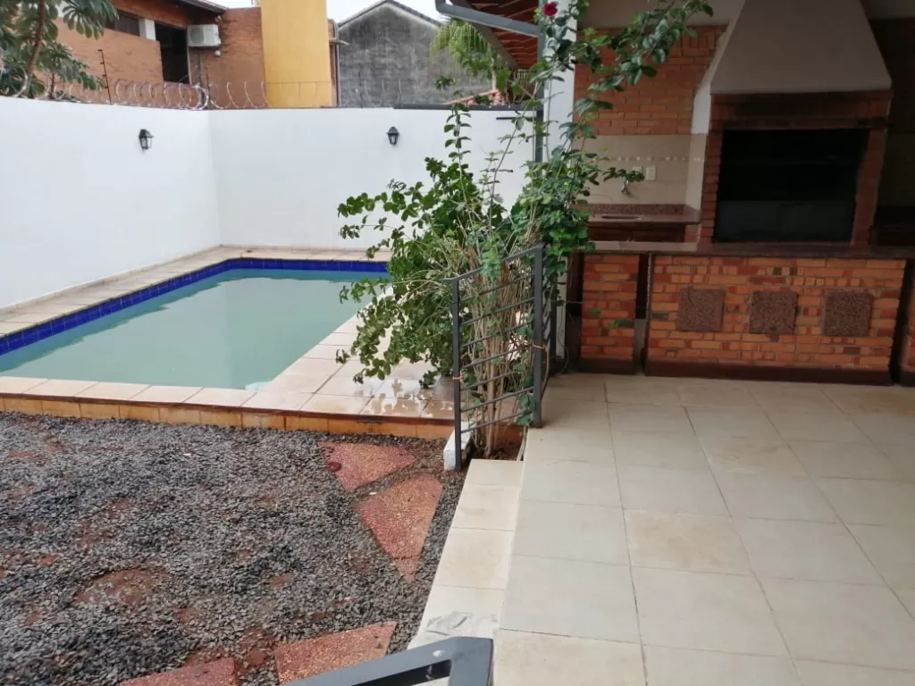 VENDO FINANCIO HERMOSA RESIDENCIA EN FDO ZONA NORTE A PASOS DE FUND.VISION — foto 2
