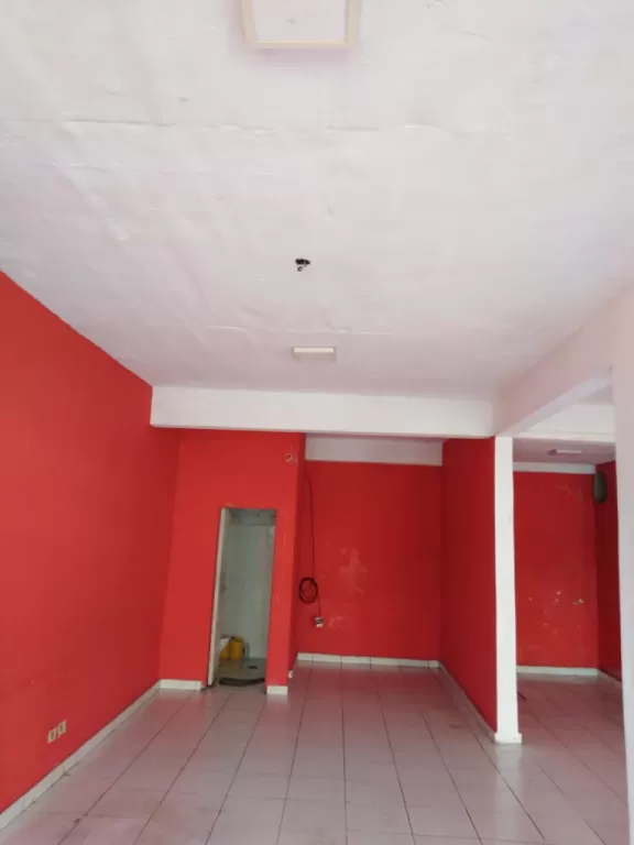 ALQUILO DOS SALONES EN EL CENTRO MISMO DE SAN LORENZO — foto 3