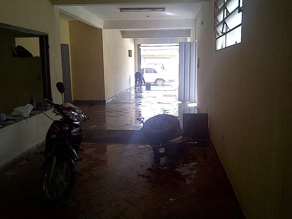 Alquilo amplio deposito ubicación zona centr — foto 3