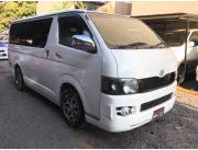 VENDO TOYOTA HIACE - AÑO 2002 - REC IMPORT - DIESEL - AUTOMATICO - ANTAR AUTOMOTORES !!