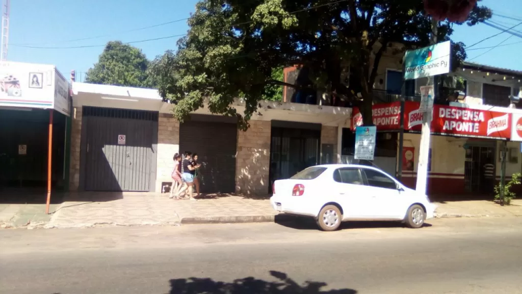 ZONA COMERCIAL, A METROS DEL MERCADO DE LUQUE — foto 2