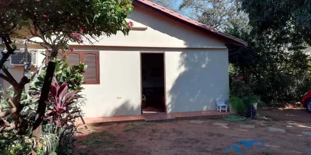VENDO CASA EN LOMA MERLO LUQUE ZONA RAKIURA COD: 004 — foto 2