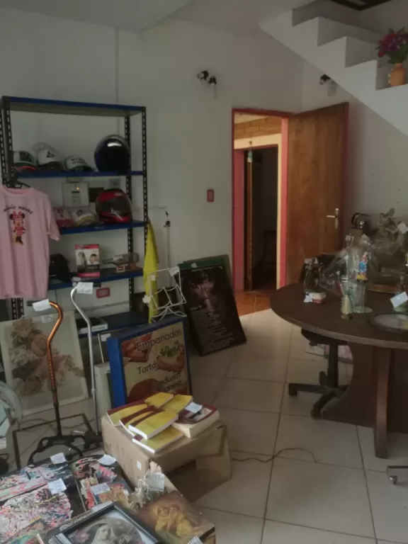 VENDO CASA CON SALONES EN LUQUE ZSUPERMERCADO LOS JARDINES!!! — foto 2