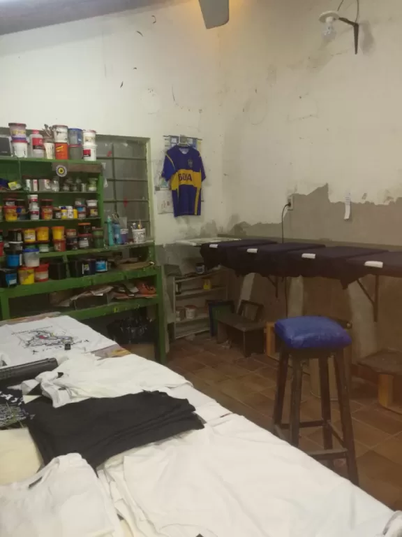 VENDO CASA CON SALONES EN LUQUE ZSUPERMERCADO LOS JARDINES!!! — foto 3