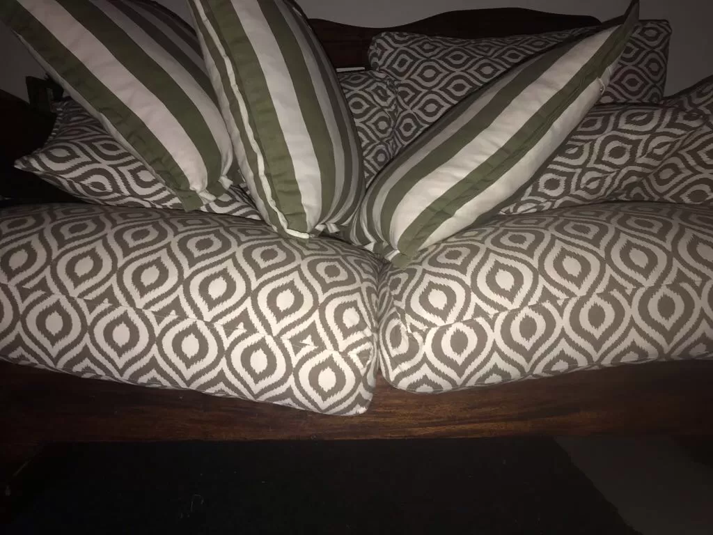 sofa de madera — foto 2