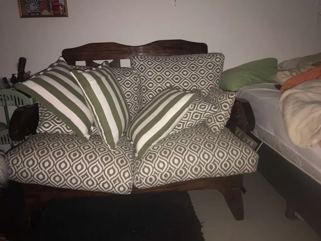 sofa de madera — foto 3