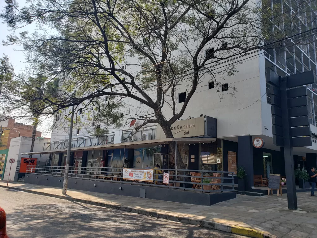 LOCAL COMERCIAL EXCELENTE UBICACIÓN! — foto 3