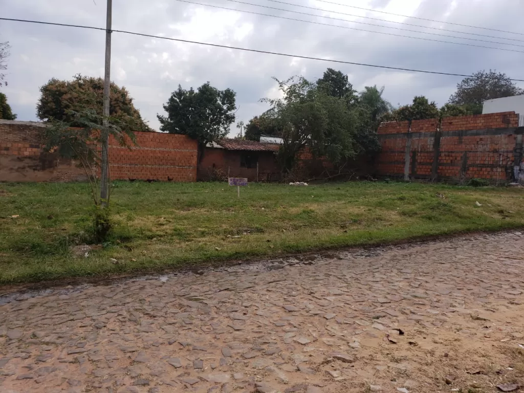 VENDO... Terreno en Barrio Puerto Pabla Lambaré. — foto 2