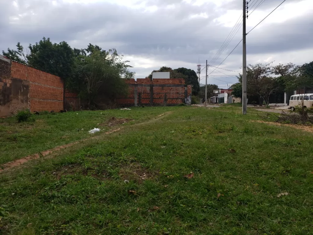 VENDO... Terreno en Barrio Puerto Pabla Lambaré. — foto 3