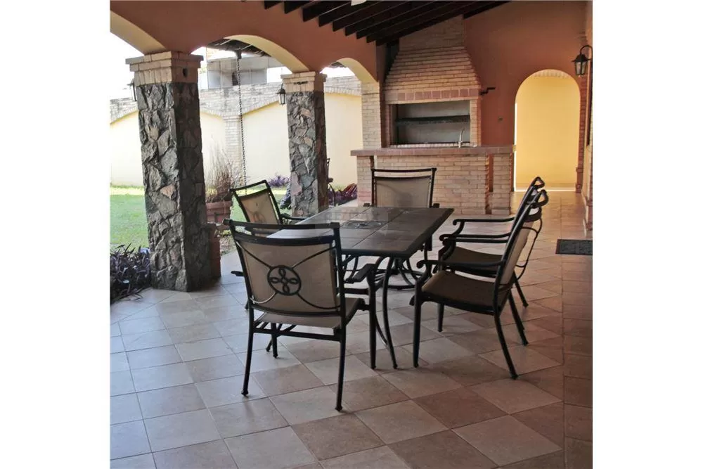 vendo hermosa casa en San Lorenzo — foto 2