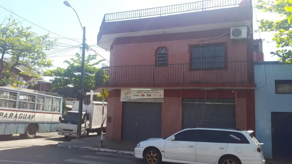 VENDO EDIFICO DE SALONES Y DEPARTAMENTO EN ASUNCION — foto 2