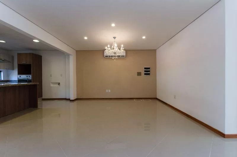 Alquilo Hermoso Triplex – Barrio Mburucuya — foto 2
