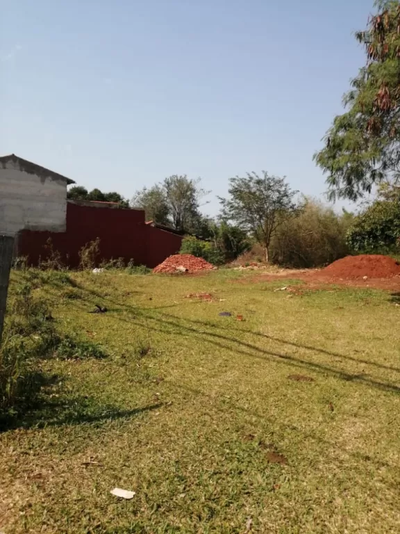 VENDO TERRENO SOBRE ASFALTO EN LUQUE ZONA BARRIO PRIMAVERA COD 2436 — foto 2
