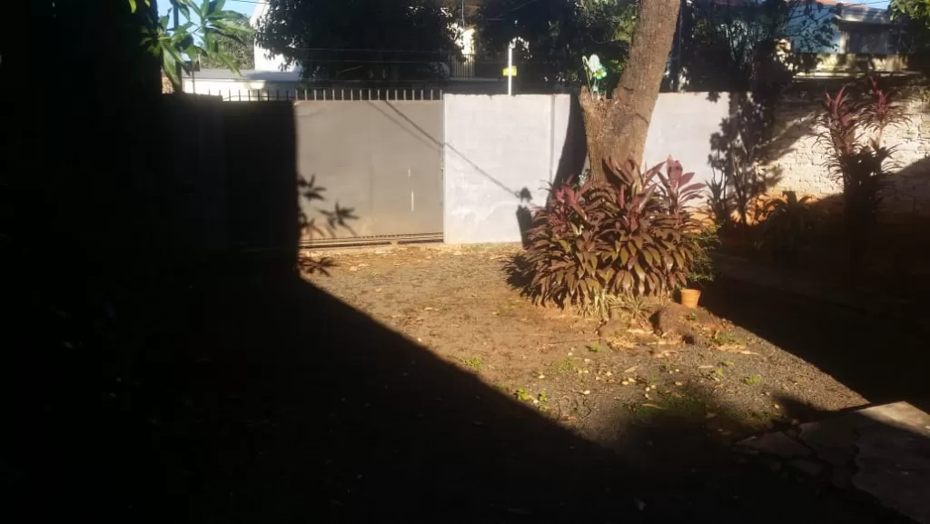 TERRENO CON CASITA PARA USO COMERCIAL — foto 3