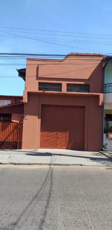 Se alquila Casa con Deposito a 4 cuadras del Mercado 4 — foto 2