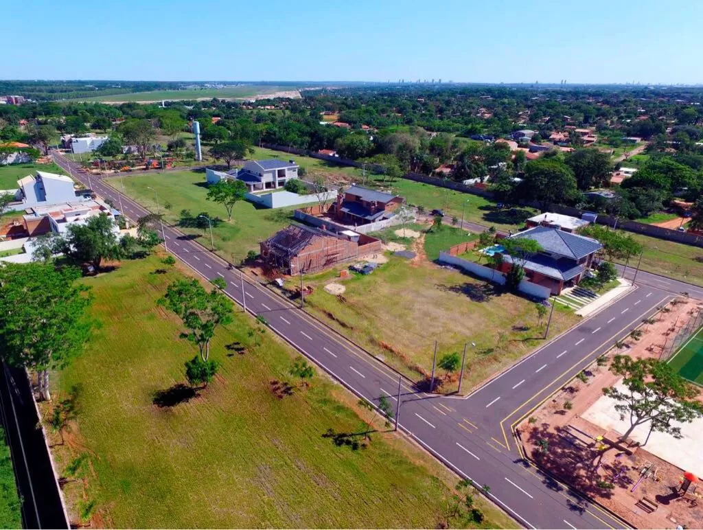 VIVIENDA MODELO PARA CONSTRUCCIÓN EN BARRIO CERRADO ARAPOTY — foto 2