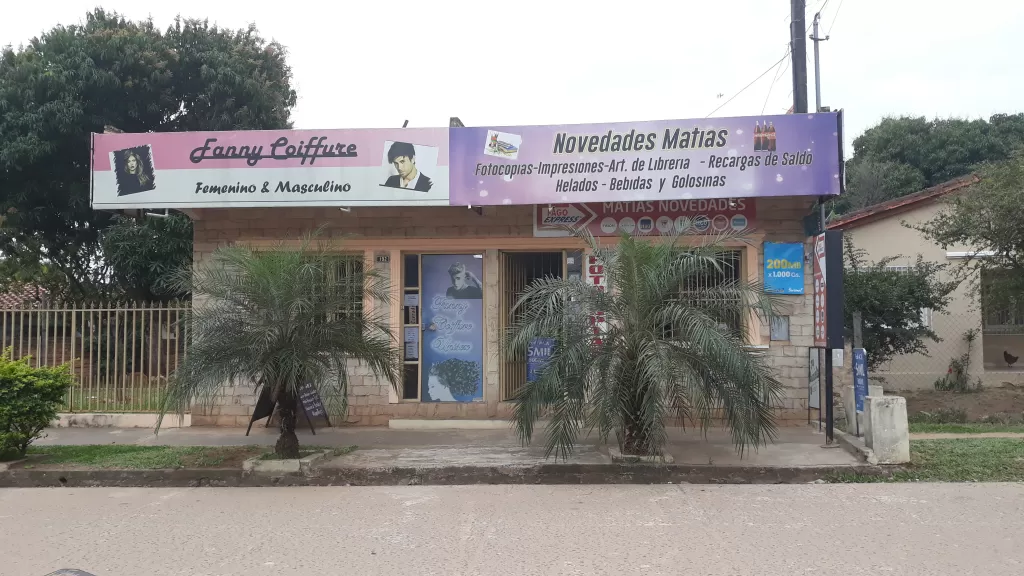 CASA CON 2 SALONES COMERCIALES 3 DORMITORIOS EN BARRIO SAN ANTONIO — foto 3