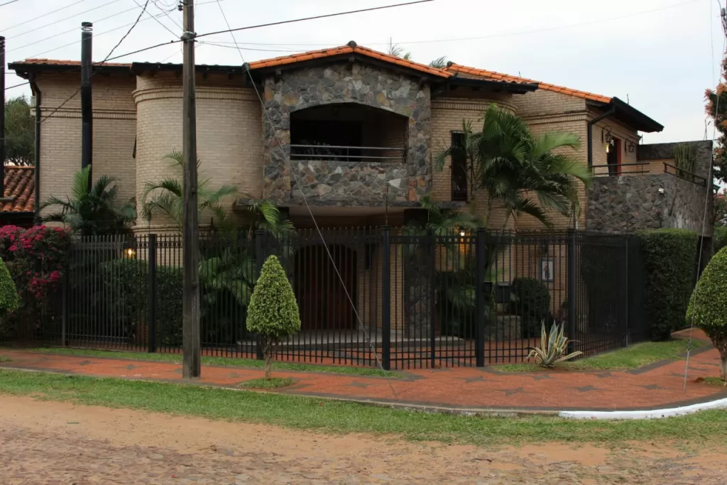 VENDO RESIDENCIA EN FERNANDO DE LA MORA ZONA NORTE — foto 2
