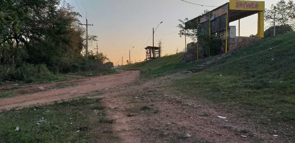 Vendo este terreno en esquina — foto 2