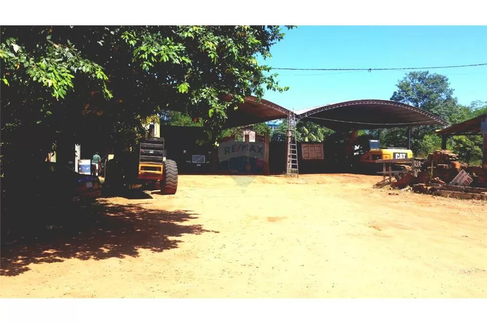 VENDO IMPORTANTE PROPIEDAD COMERCIAL 900,000 USD — foto 2