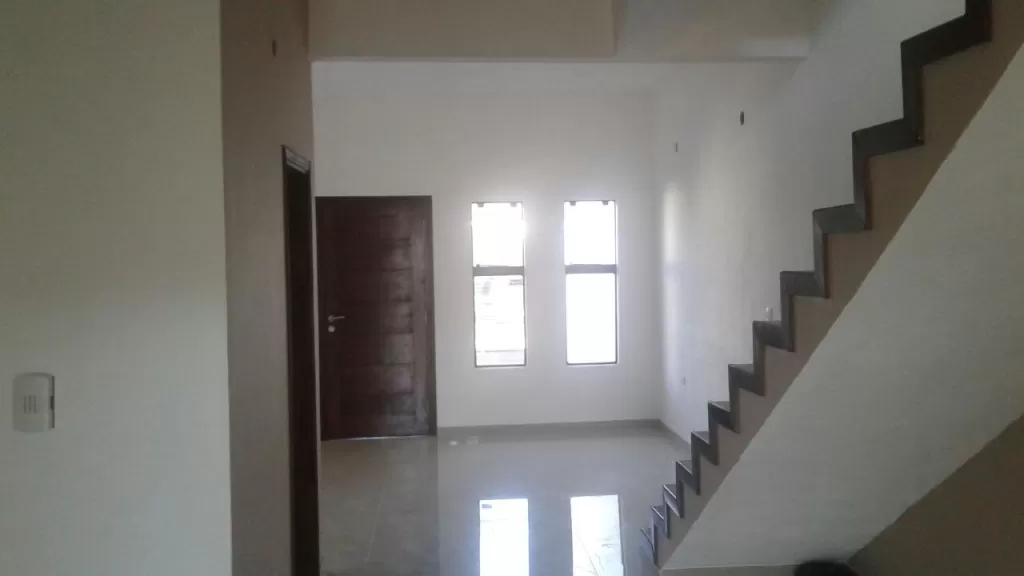 VENDO DUPLEX A ESTRENAR EN LUQUE — foto 2