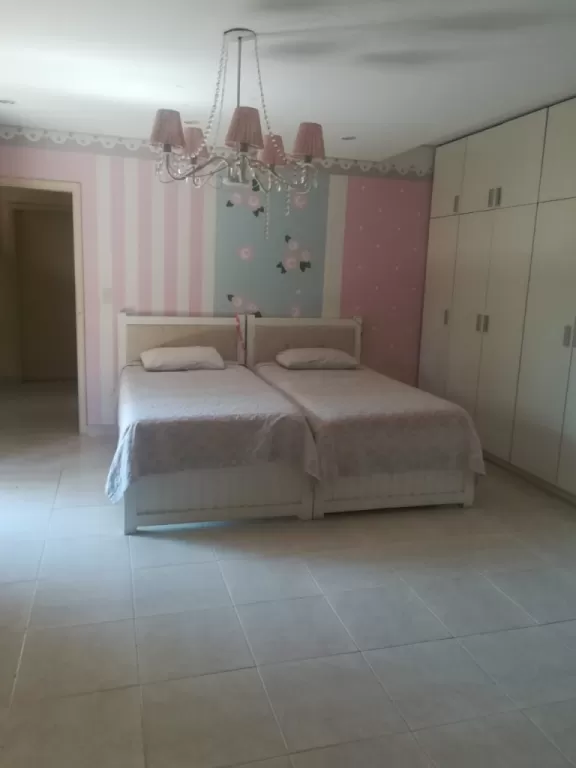Se alquila residencia en Barrio Jara — foto 2