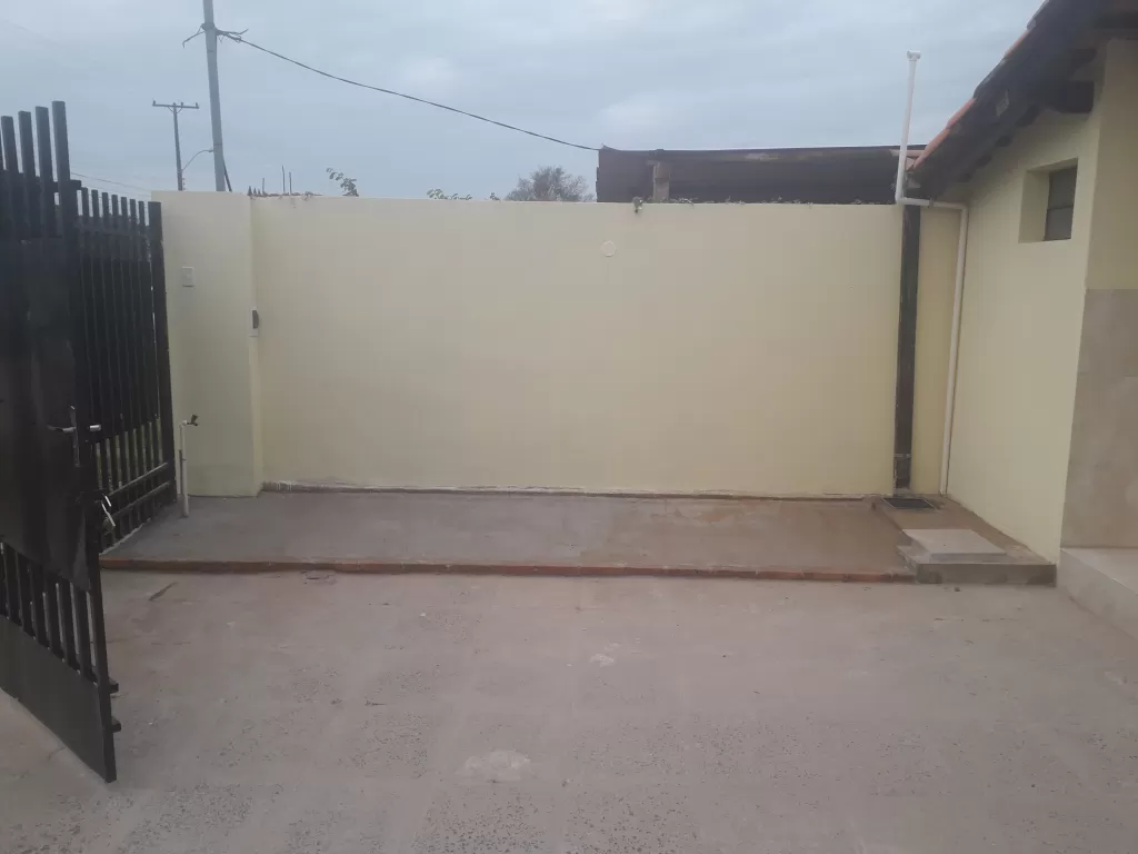 Vendo casa remodelada en Mariano Roque Alonso, barrio Villa Hacienda — foto 2