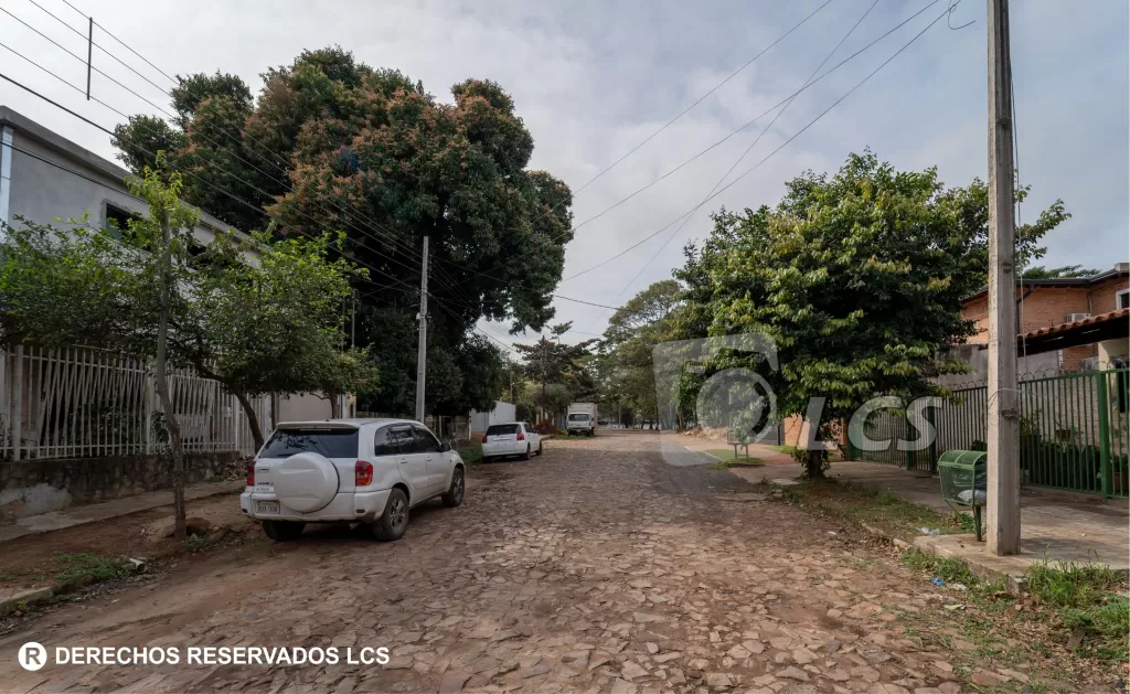 0184 TERRENO EN LAMBARÉ, ZONA SUPERMERCADO EL PUEBLO — foto 3