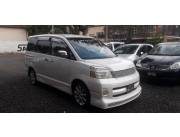 TOYOTA VOXY AÑO 2005 MOTOR 2.O AUTOMATICO 4X2 NAFTERO. RECIEN IMPORT. TR. AUGUSTO