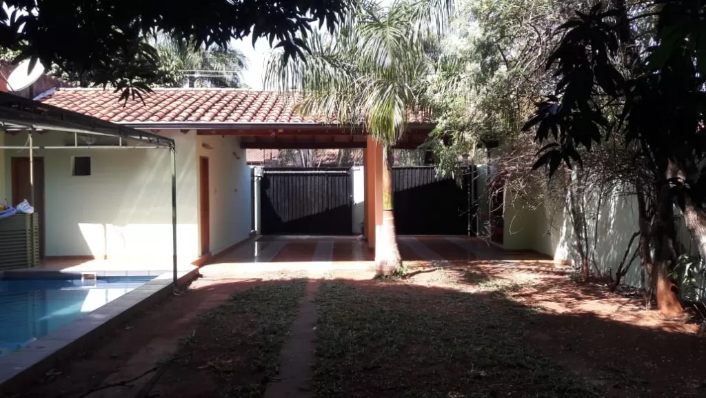 Hermosa casa de 2 plantas con piscina en Asuncion — foto 3