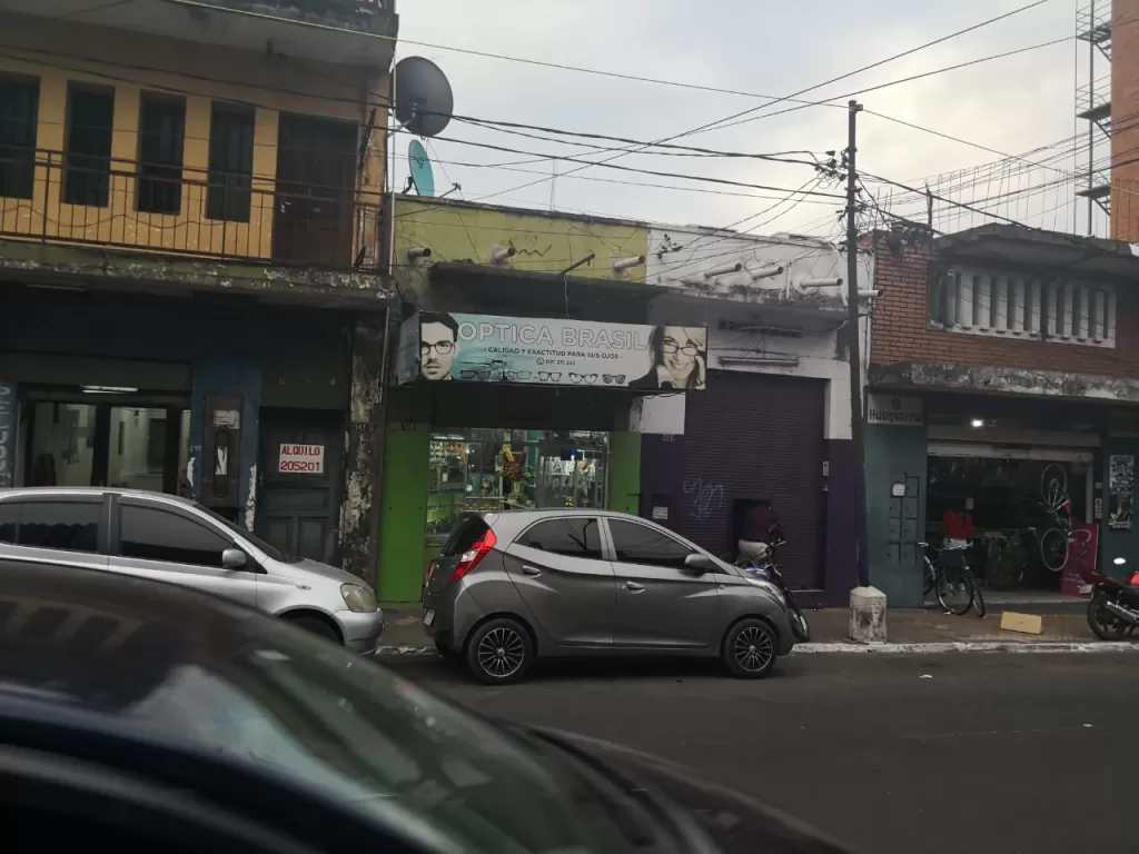 OFERTA PARA INVERSIONISTAS! Vendo salones comerciales en el centro, especial para renta — foto 2