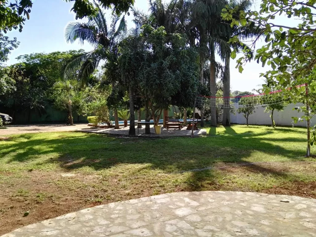 VENDO HERMOSA CASA TIPO QUINTA EN MARIANO ROQUE ALONSO A 2 CUADRAS DE LA TRANSCHACO — foto 3