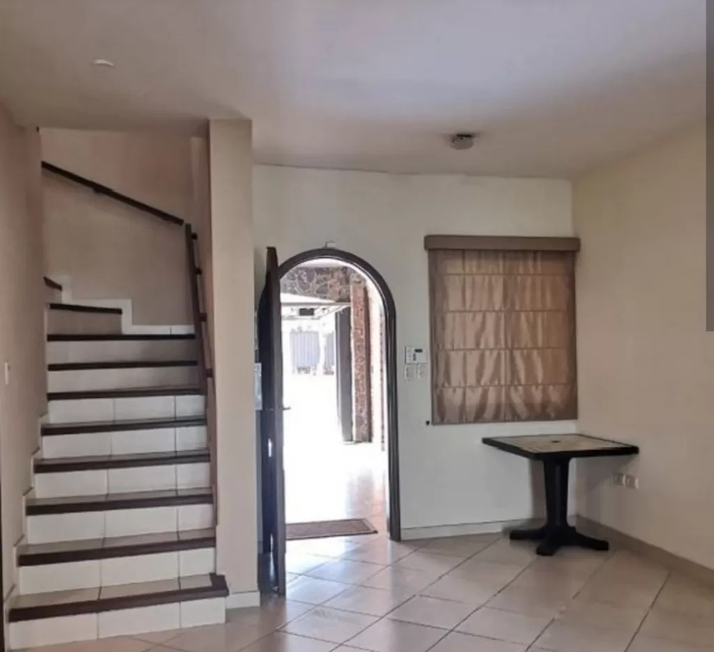 ALQUILO DUPLEX EN EL BARRIO SAN VICENTE — foto 3