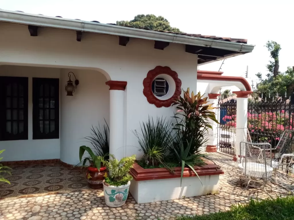 VENDO CASA EN LAMBARE- BARRIO SANTA LUCIA — foto 2