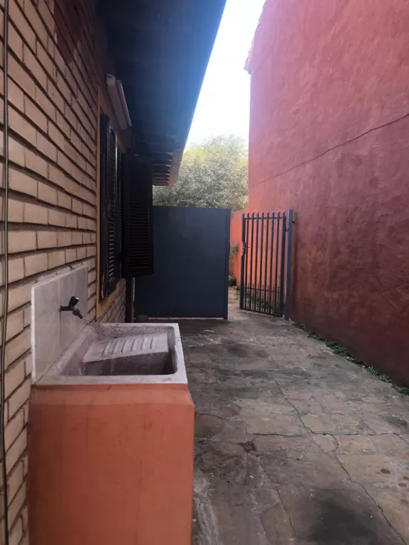 Alquilo Casa - Zona Villa Elisa - Barrio 3 Bocas — foto 3