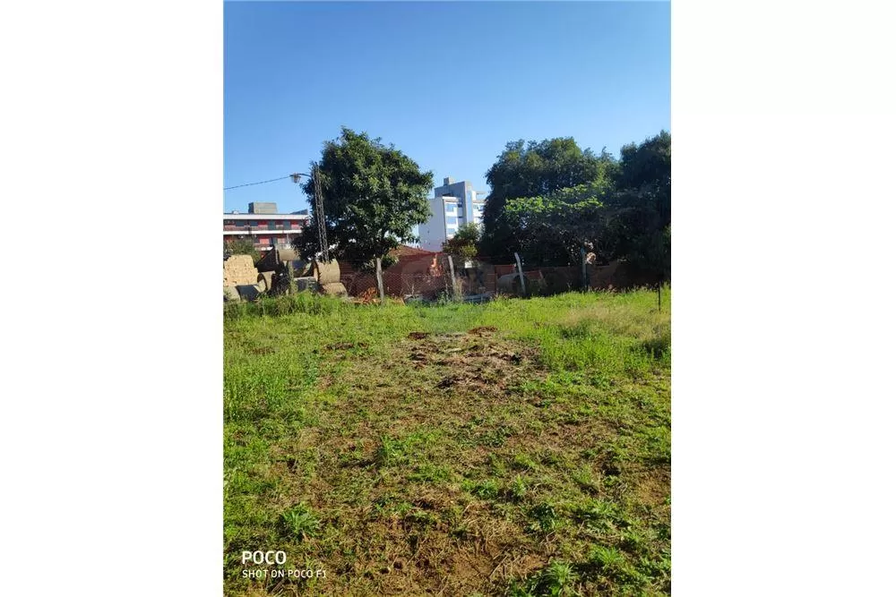 VENDO AMPLIO TERRENO EN EL CENTRO DE ENCARNACIÓN — foto 2