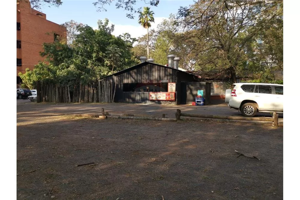 TERRENO ESQUINA PANCHOLO´S DE 3.558 m2 EN VILLA MORRA — foto 3