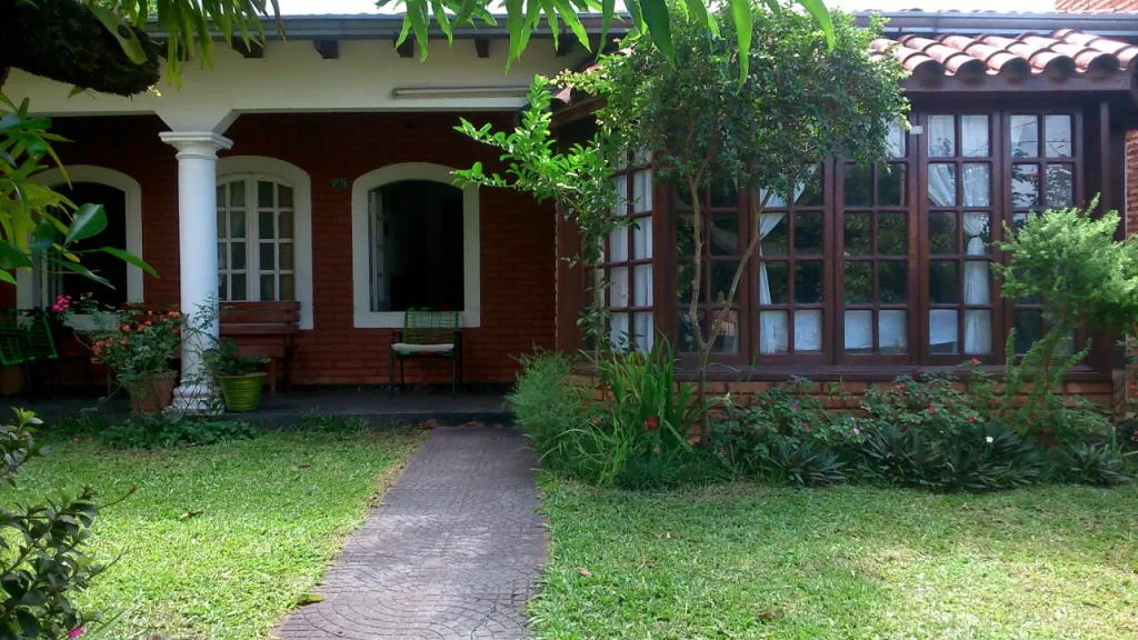 VENDO CASA EN FERNANDO DE LA MORA ZONA SUR — foto 2