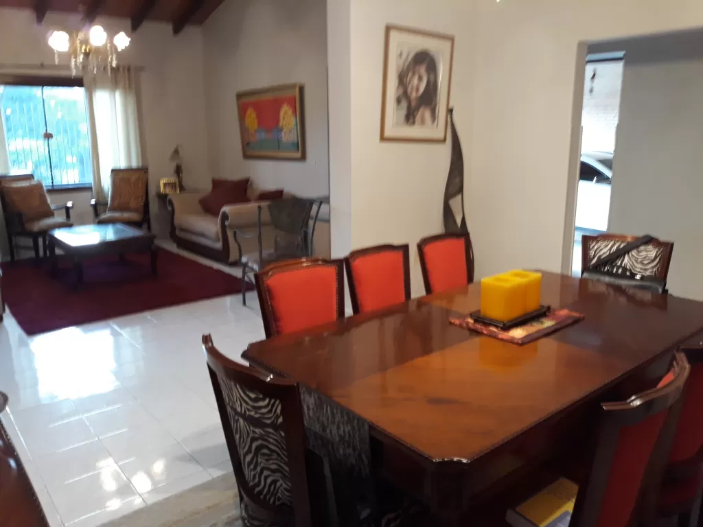 Vendo excepcional casa en Lambaré. Barrio Felicidad — foto 2
