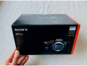 NUEVA cámara sin espejo Sony Alpha A7R III
